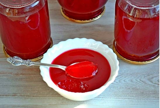 Red currant juice jelly