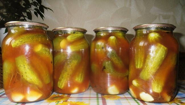 Cucumbers with chili ketchup for 4 liter cans
