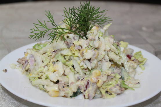 Tuna and cabbage salad