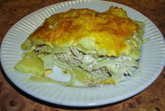 Potato casserole with minced chicken