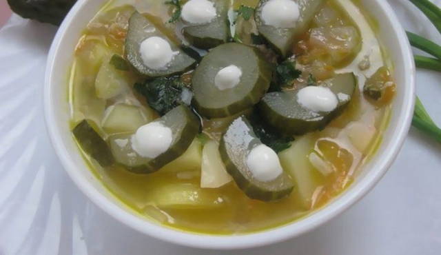 Pickle with rice in a slow cooker