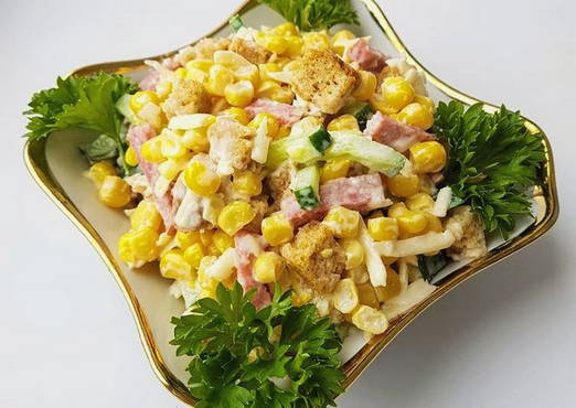 Croutons and corn salad