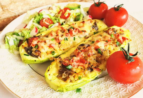 Zucchini in the oven with minced meat and tomatoes