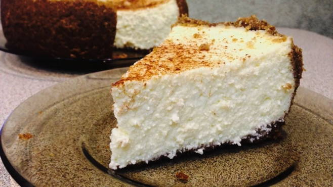 Cheesecake from cottage cheese in a slow cooker