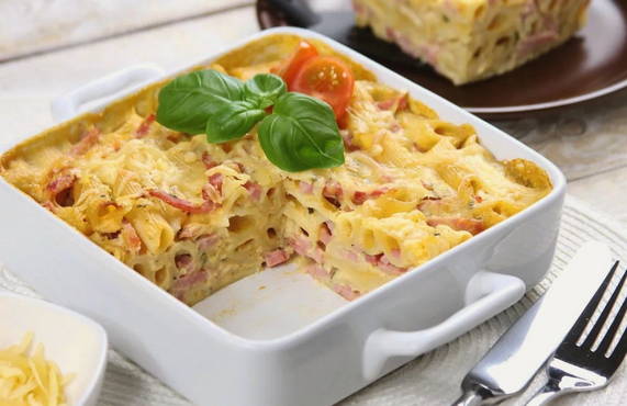 Pasta casserole with minced meat and cream