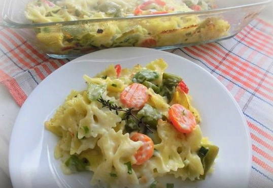 Pasta casserole with vegetables