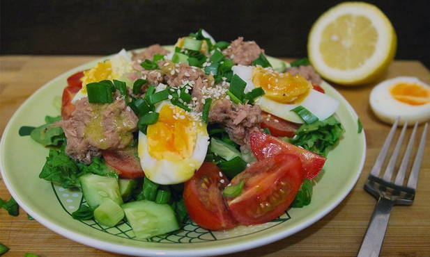 PP salad with tuna, cucumber and egg