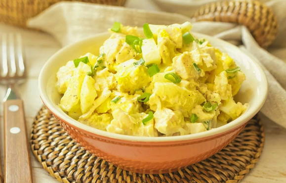 Pineapple and chicken breast salad