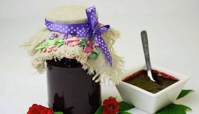 Plum jam with chocolate and cognac
