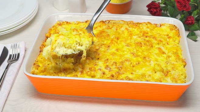 Pasta casserole with cheese