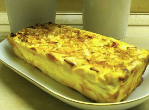Cottage cheese casserole with apples