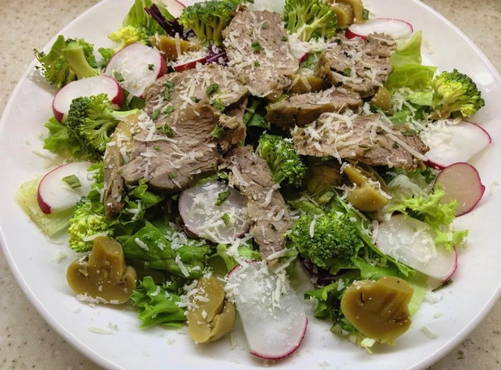 Salad with beef and mushrooms