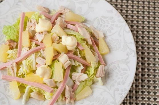 Ham and pineapple salad