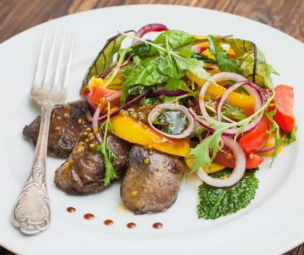 Warm salad with liver