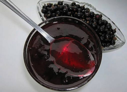 Blackcurrant jam through a juicer