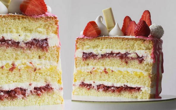 Sponge cake with strawberries