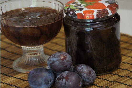 Sugar-free plum jam