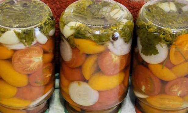 Tomaten in gelei voor de winter zonder sterilisatie