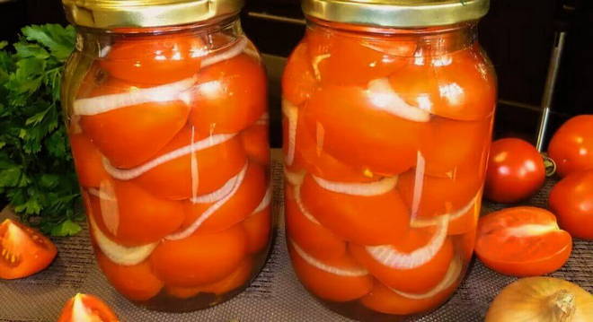 Pickled tomatoes in jelly