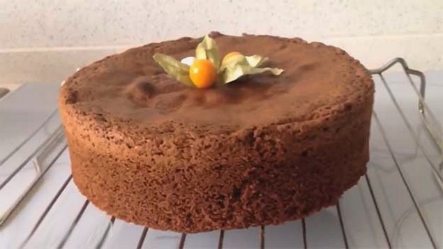 Sponge cake with chocolate