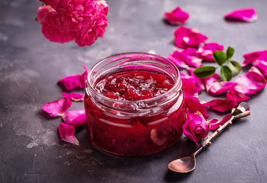 Rose petal jam with gelatin