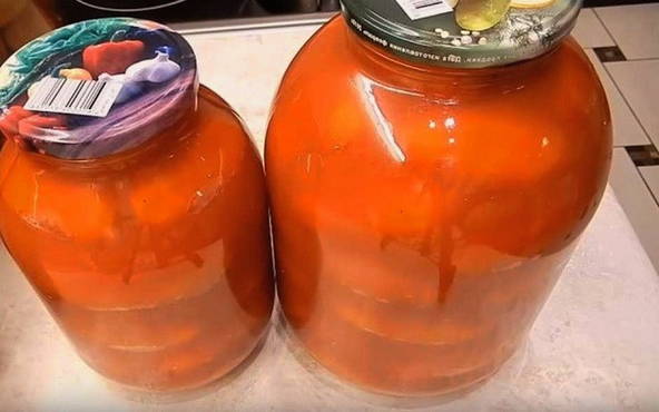 Tomatoes in their own instant juice