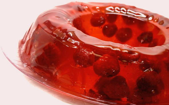 Jelly their raspberries with gelatin