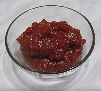 Raspberry jelly with agar-agar