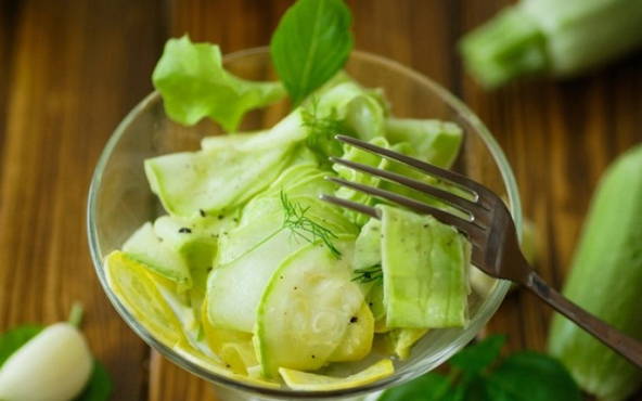 Courgettes marinées au miel