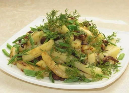 Honey mushrooms with potatoes in a slow cooker