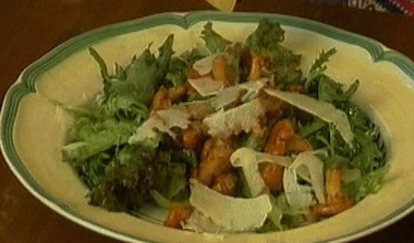 Chanterelle salad
