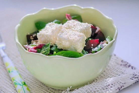 Baked beetroot salad