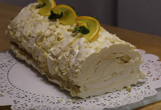 Merengue roll without cream