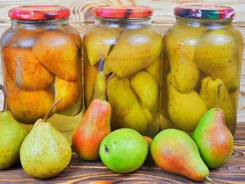 Pear compote in a 3-liter jar with citric acid