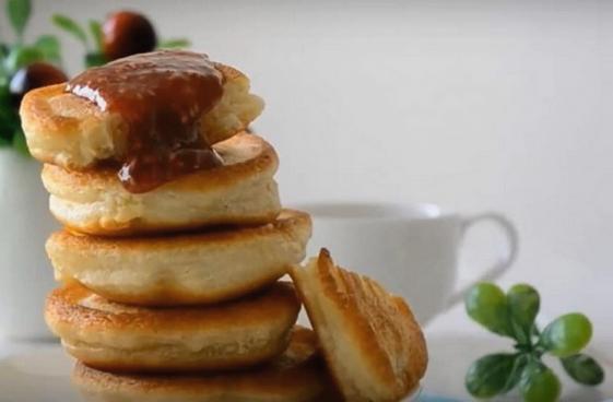 Lush whey pancakes with egg