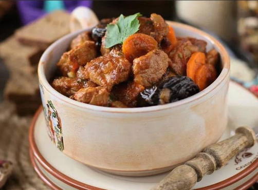 Goulash with prunes