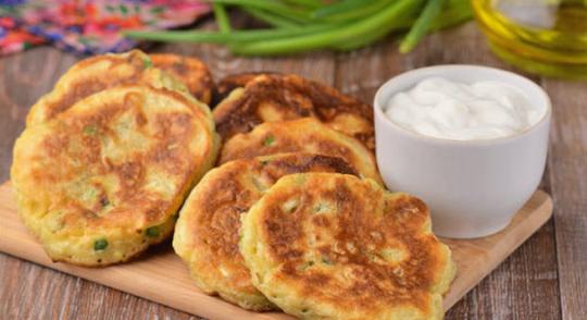 Fritters with egg and onions