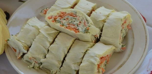 Lavash with chicken, Korean carrot and cheese