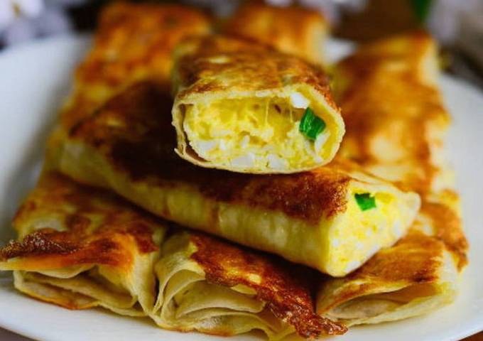 Pita rolls with egg and cheese