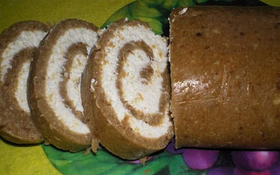 Roll of cookies with cottage cheese without baking