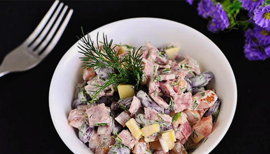 Obzhorka salad with smoked sausage and beans