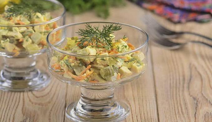 Obzhorka salad with meat and pickles