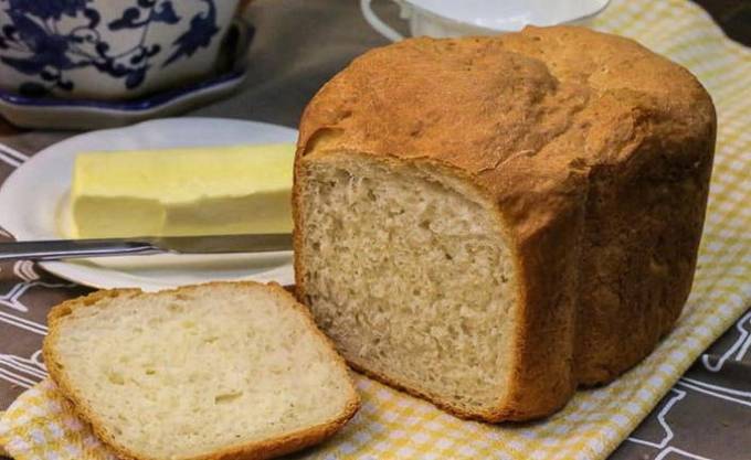 White bread 750 grams in a bread maker