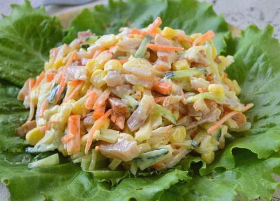 Smoked chicken, corn, cucumber and carrot salad