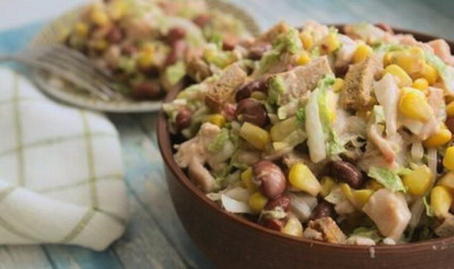 Smoked chicken, corn and beans salad