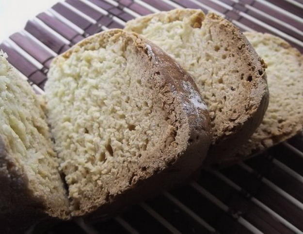 Yeast-free bread in the Redmond bread maker