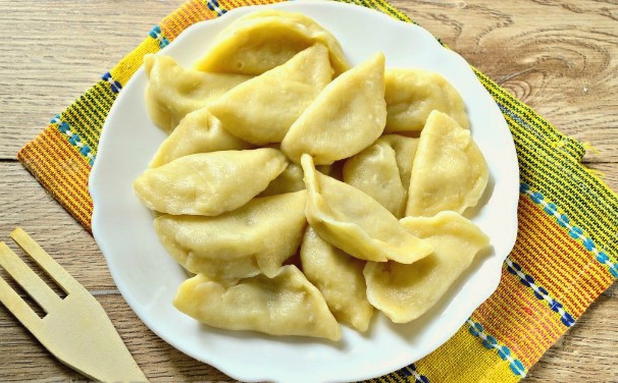 Dumplings with raw potatoes and bacon