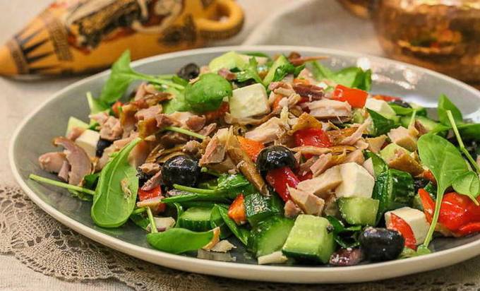 Greek salad with smoked chicken