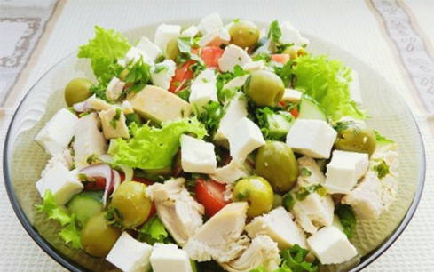 Greek salad with chicken and feta cheese