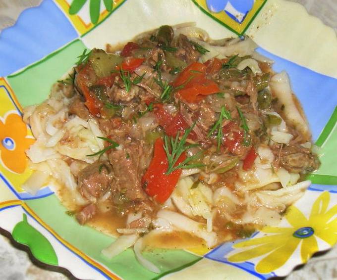 Classic beef lagman with vegetables